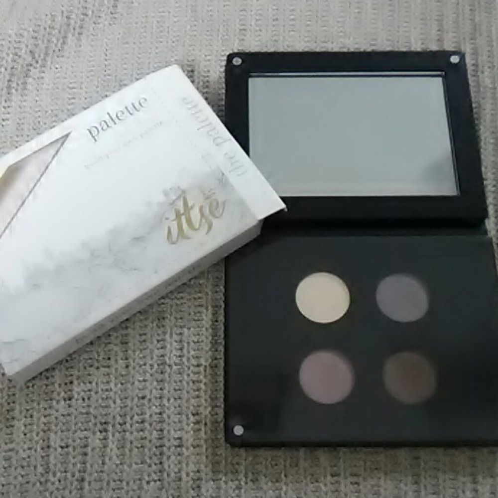 Ittse 4 shade magnetic palette
